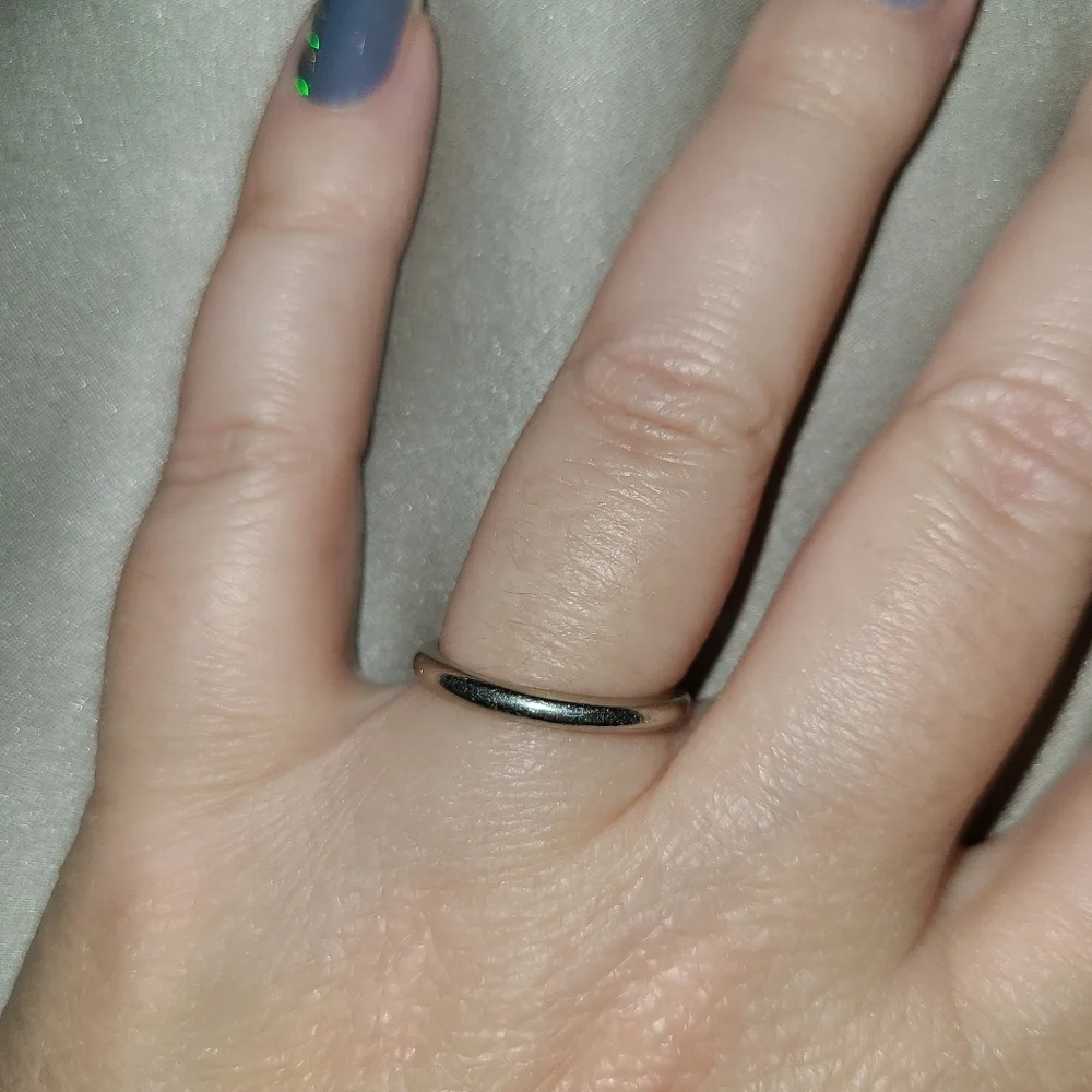 Platinum wedding band size 5